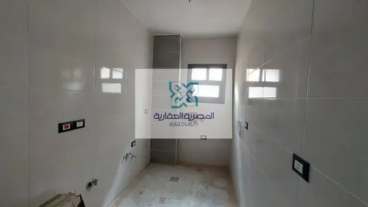 Apartment for rent, first occupancy, Al-Mi'raj Al-‘Ula behind Carrefour and the ring road near the school complex, close to the service area, on the 3rd floor, elevator in operation, 3 rooms.