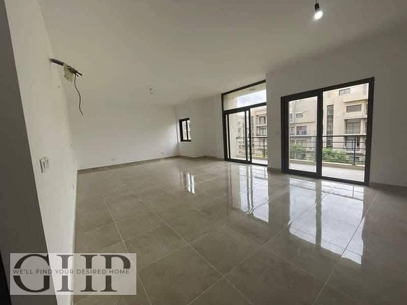 4 Bedrooms 250 sq.M Apartment for sale 10,000,000 EGP in Fifth Square Compound, 5th Settlement, New Cairo, Cairo