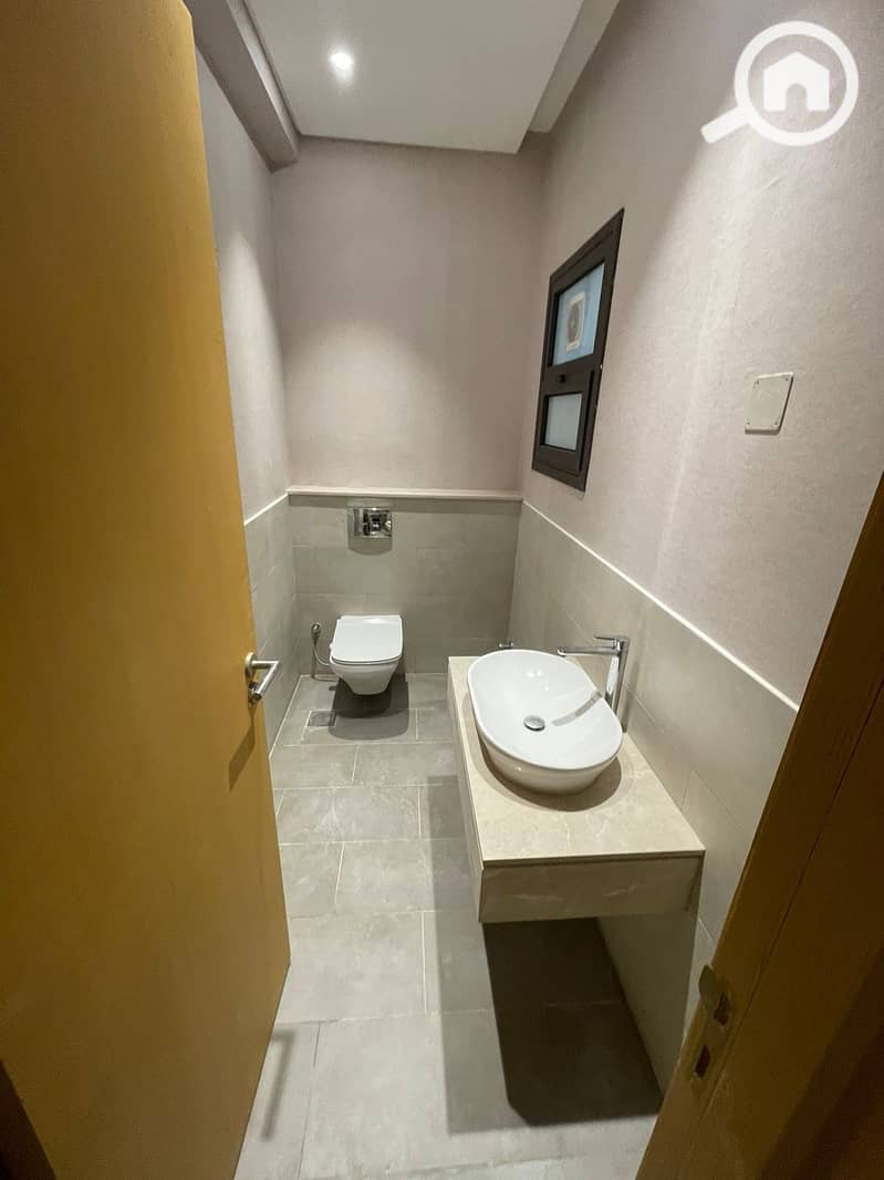 6 499653974_24071290599162317_7078153712504773640_n. jpg