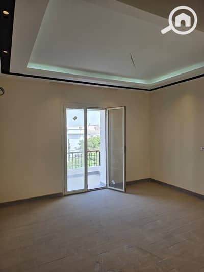 دوبلكس 4 غرف نوم للايجار في 6 أكتوبر، الجيزة - abe01822-e2b9-4dd4-b4b0-1a6f0b48eb86. jpg