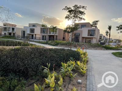 5 Bedroom Townhouse for Sale in Sheikh Zayed, Giza - WhatsApp Image 2025-04-08 at 14.59. 16_a147f3a1. jpg