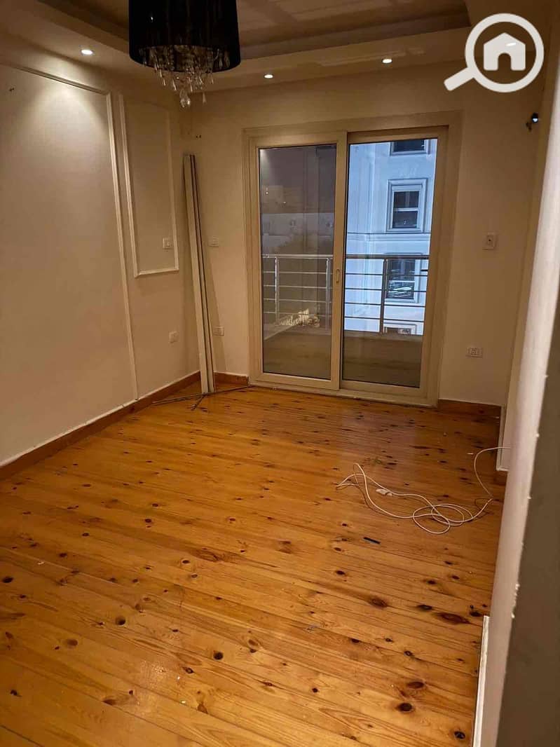 Apartment for sale in the most upscale areas of Kafr Abdu, close to Al-Mubi Park (Brand Building) - Widok 6