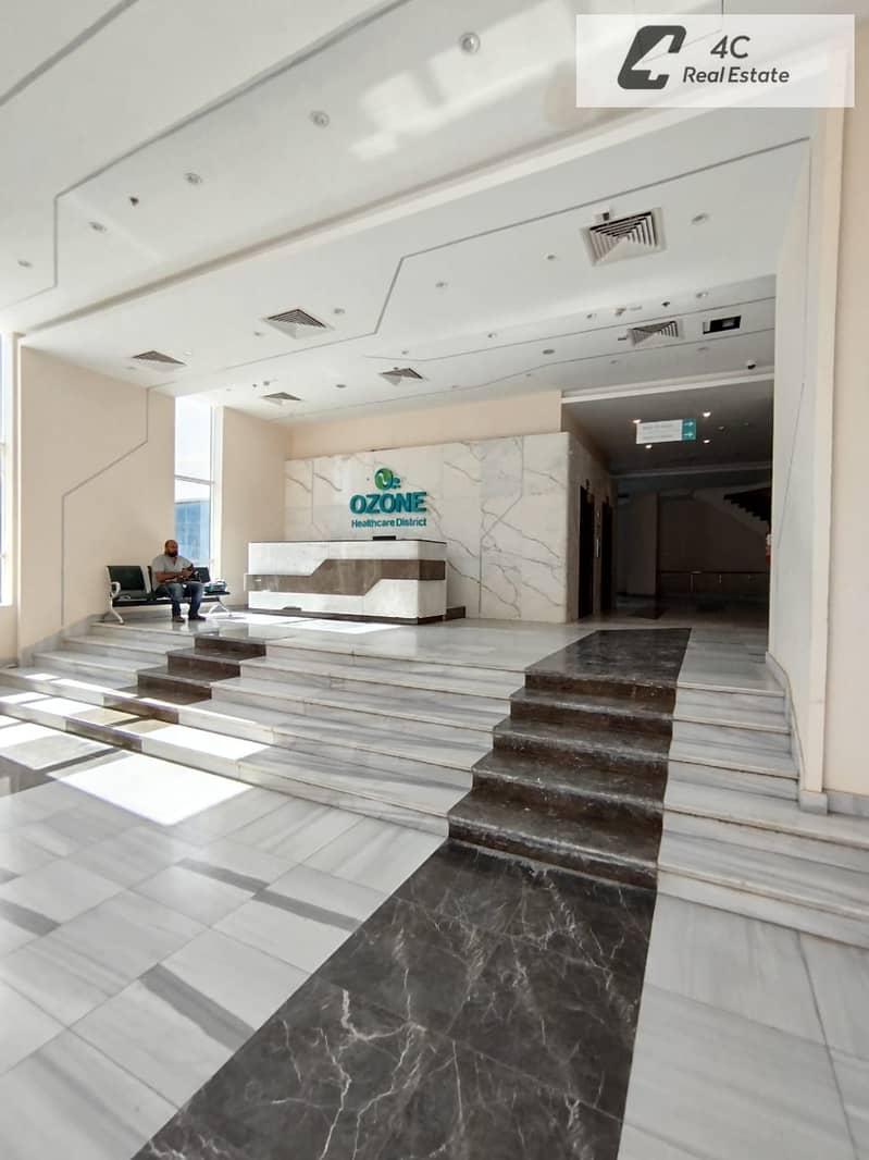 For a quick sale at lowest price in market Clinic fully finished with AC's ready to move View of the plaza in the OZONE Project In the heart of Al Nar - Widok 4