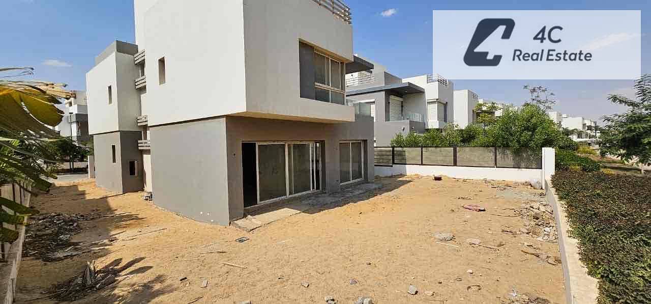 For sale ready to move standalone villa corner with 5 bedrooms in open view landscape view in compound hyde park new cairo - Widok 3