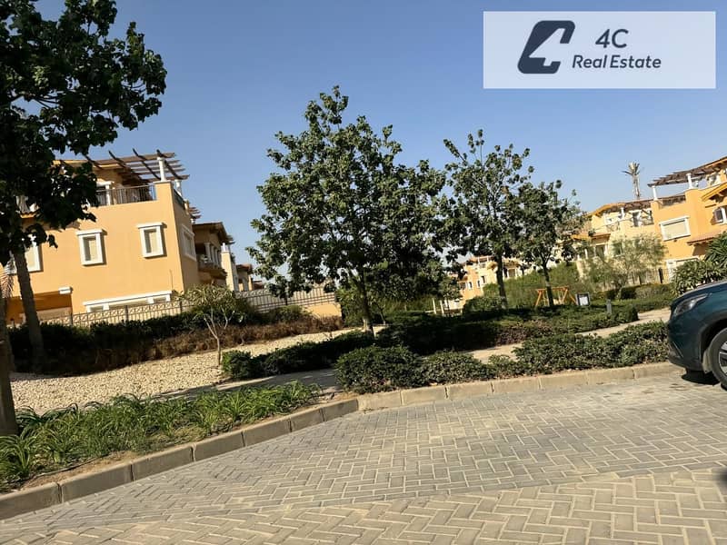 Lowest price for twin house classic ready to move fully finished view landscape in compound hyde park fifth settlement new cairo - Widok 5