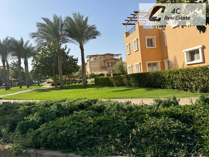 Lowest price for twin house classic ready to move fully finished view landscape in compound hyde park fifth settlement new cairo - Więcej