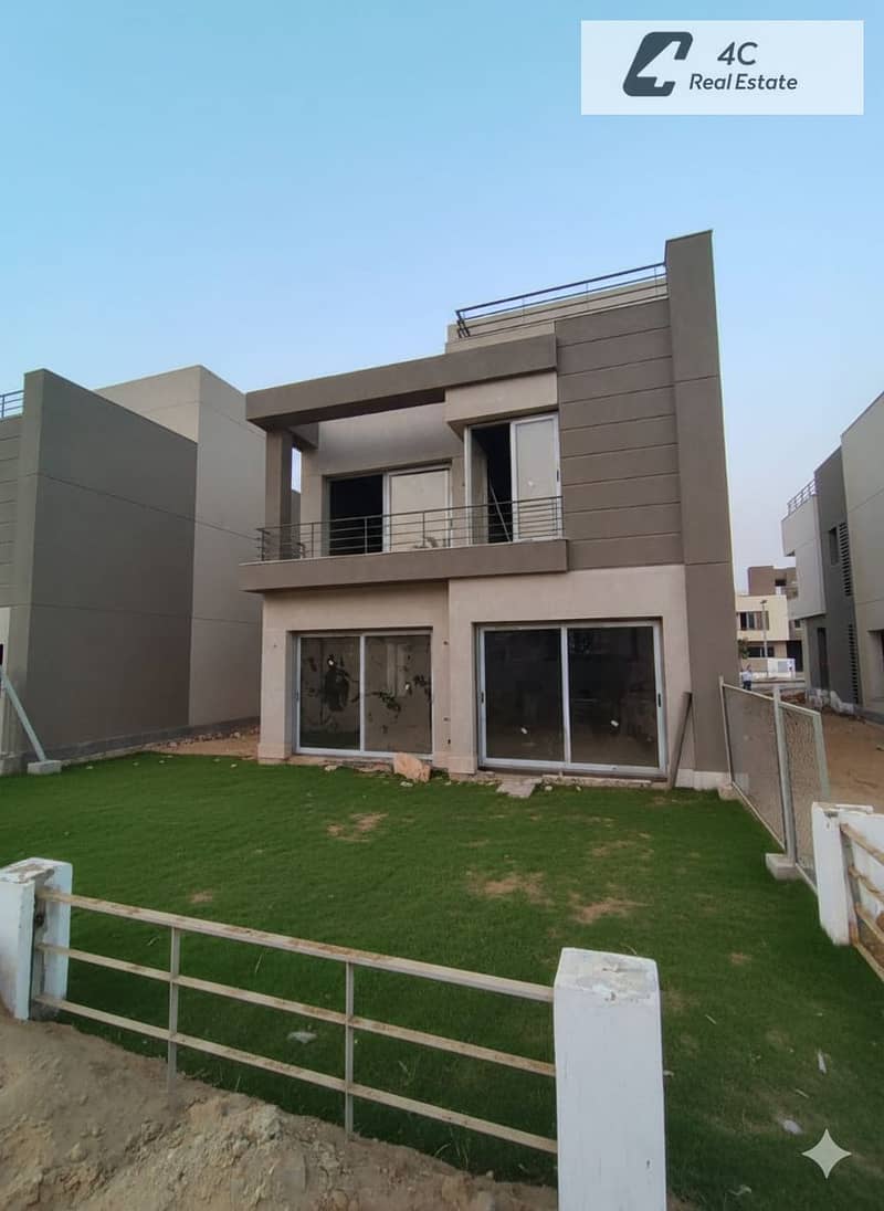 For Sale Standalone Villa 311 sq m ready to move Lowest Price in Palm Hills Compound Fifth Settlement New Cairo - Vista 4