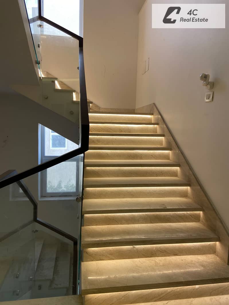 Lowest price twin house 400 meters - Open view in The Square Compound - Fifth Settlement, ultra super lux finishing, with a distinctive layout - Więcej
