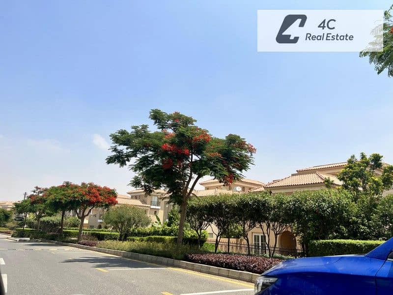 Lowest price villa with swimming pool for resale in Hyde Park, Fifth Settlement, with a prime location and excellent layout. Ready for viewing. - Vista 5