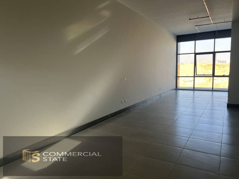 Ready to Move Office for Rent in The Hub by Waterway -New Cairo - Widok 3