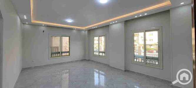 3 Bedroom Flat for Sale in Sheikh Zayed, Giza - 268102. jpg