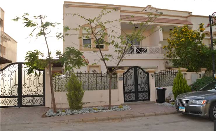 As new. The villa is in the centre of a very lively and high-class area of Zayed. Distinguished style and top-class finishing. Installed “Smart Home” – pohled 5