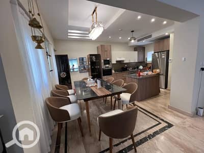 فیلا 5 غرف نوم للايجار في القاهرة الجديدة، القاهرة - 2c867f71-1809-426b-a761-7ea634853181. jpg