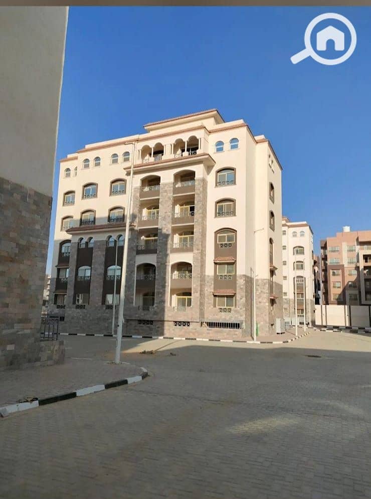 Duplex for Sale in Janna El Andalus Compound (Administrative Prosecution) New Cairo Near Club's Area & Katameya Gardens with Private Roof – pohled 2