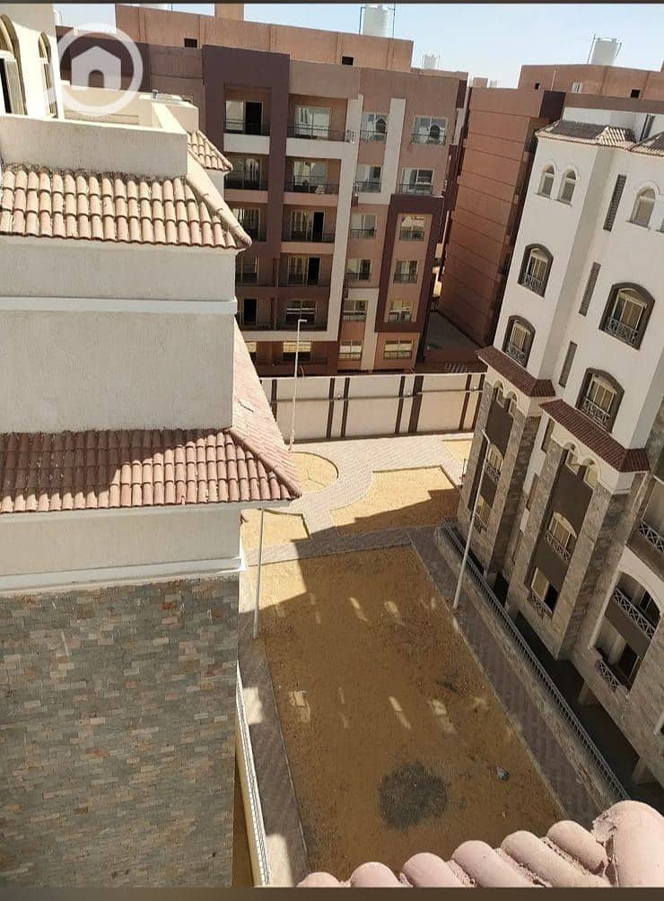 Duplex for Sale in Janna El Andalus Compound (Administrative Prosecution) New Cairo Near Club's Area & Katameya Gardens with Private Roof – pohled 3