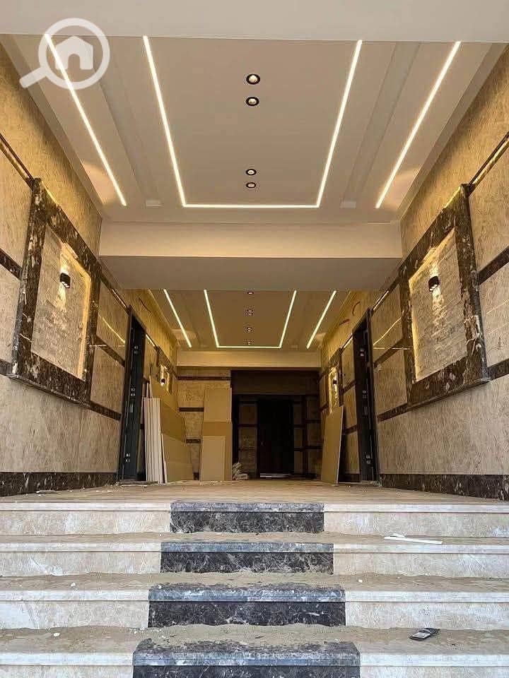 A unique opportunity to own an apartment inside Green City Compound in one of the best residential locations in Hadayek October. The apartment is 166 square meters with a distinctive practical layout that includes - Widok 4