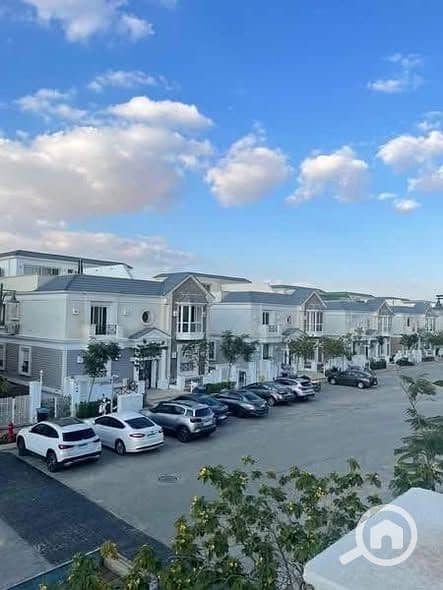 villa for Sale with Garden in Mountain View Aliva, New Cairo – Mostakbal City, on El Amal Axis, Next to Bloomfields and Hassan Allam - Widok 2