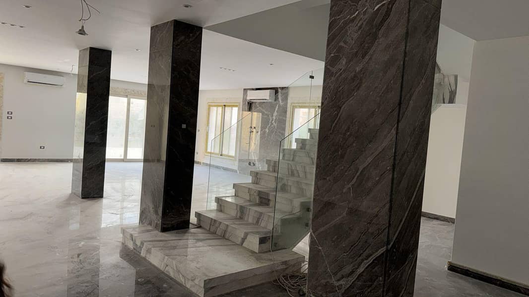 Super Lux 5 Bedroom Standalone Villa with Basement for Rent in Uptown Cairo - Ansicht 2