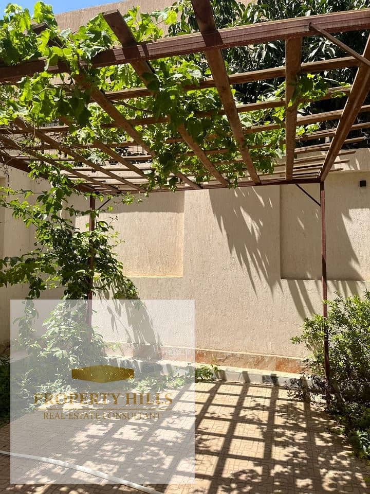 Ready-to-move-in villa in the Ministers' Square with a prime location in the compound. - Widok 3