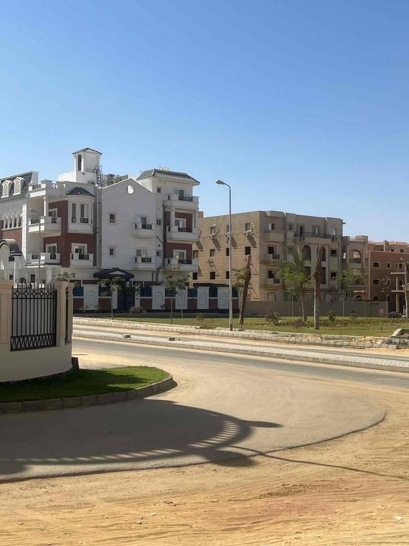 The best duplex in the Qarnfal area, 500 meters from the sea, facing all services, immediate delivery, garden view. - Widok 2