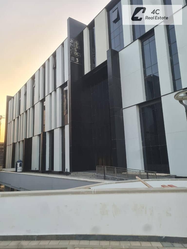 Office 65 sqm with Immediate Delivery and Open View for Sale in Hyde Park, Fifth Settlement - Widok 3