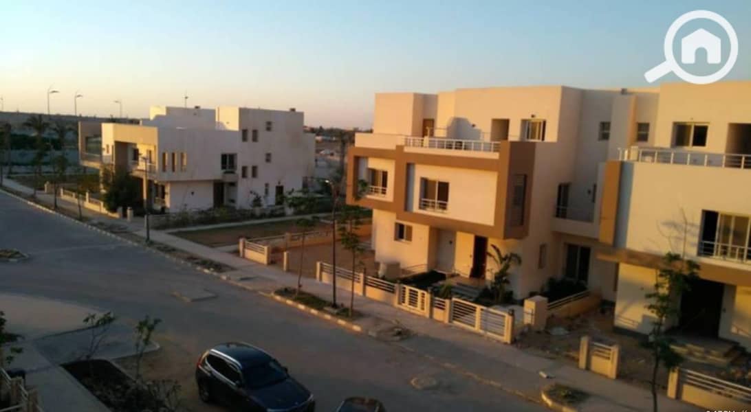 Villa for sale in Grand Heights in prime location , semi finished - Ansicht 3
