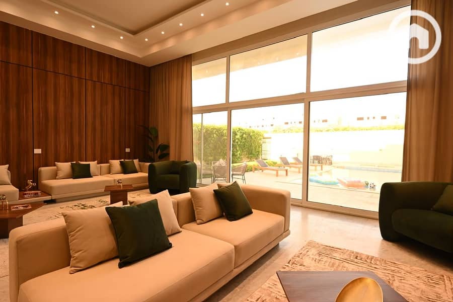 Luxury full furnished Villa for rent in 5th settlement behind concord plaza at New cairo - Więcej