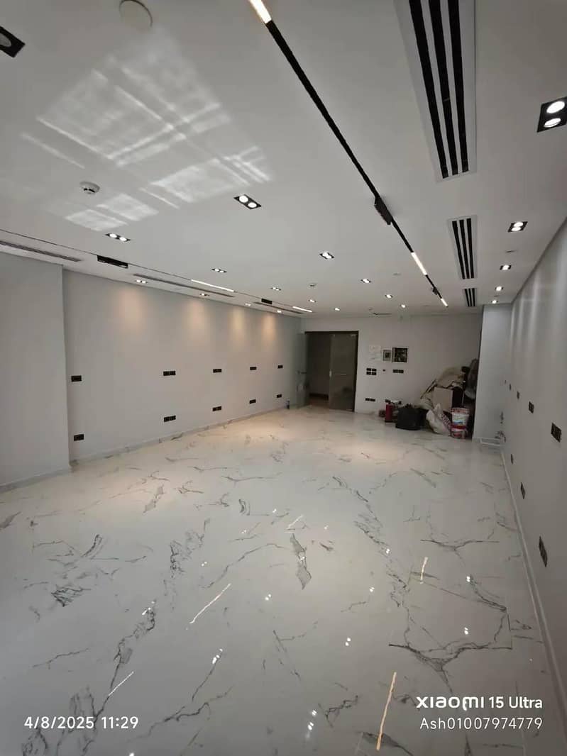 Invest in a prime location in Hyde Park. Office space for immediate occupancy, 65 square meters, fully finished – pohled 5