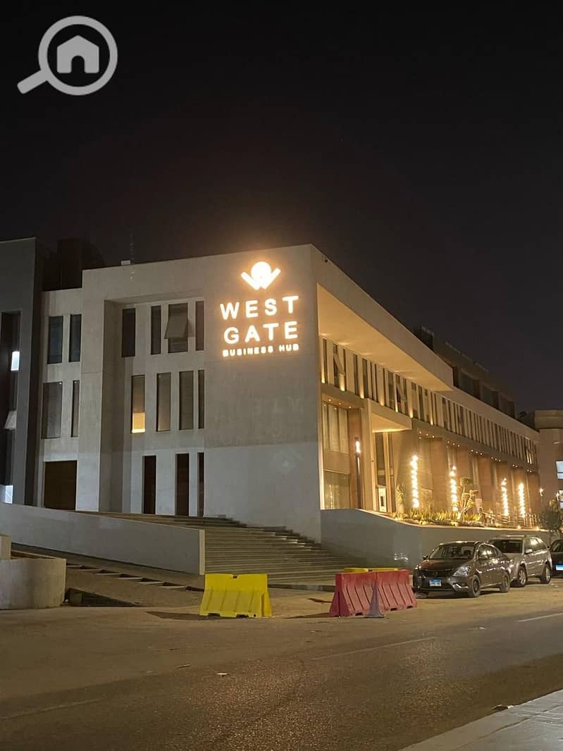 Office with immediate delivery in West Gate Mall with a distinctive view overlooking Central Street – 6th of October - Ansicht 3