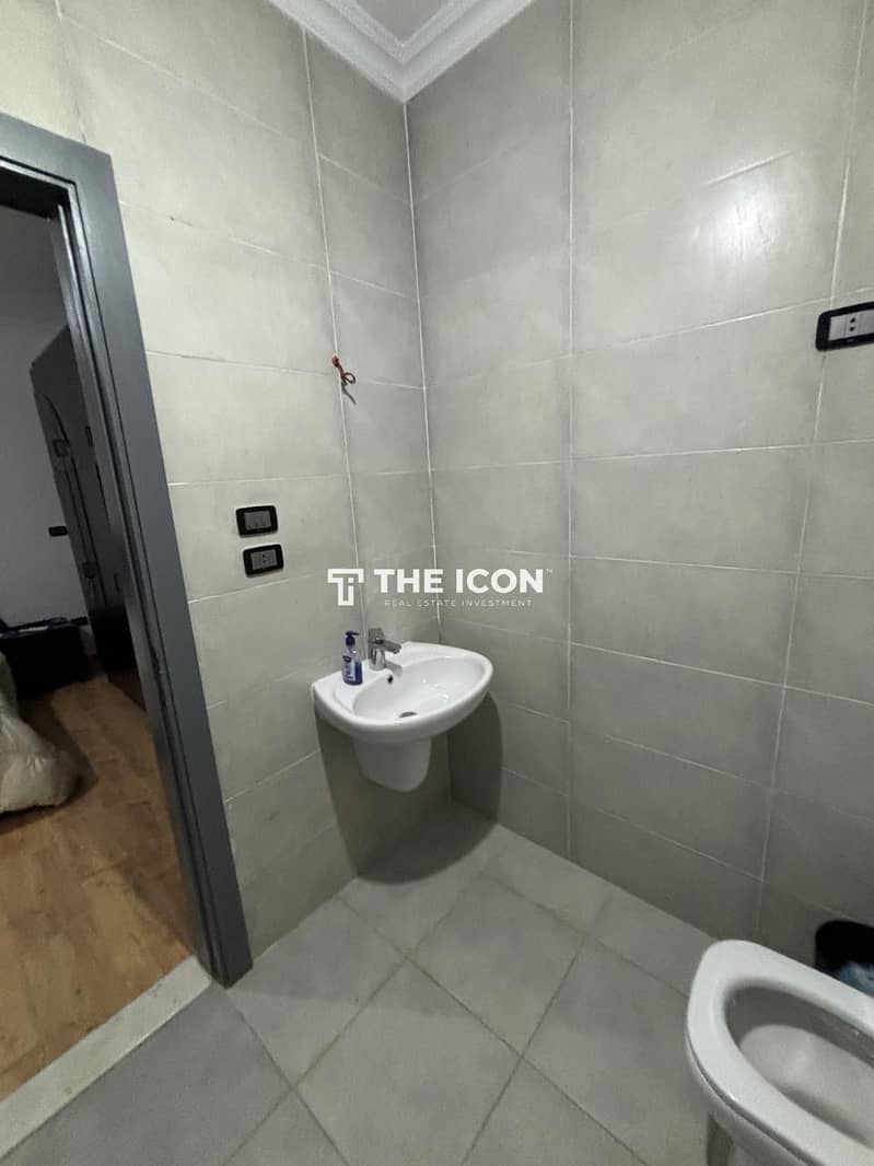 Apartment fully finished for sale under market price at high city compound - Widok 6