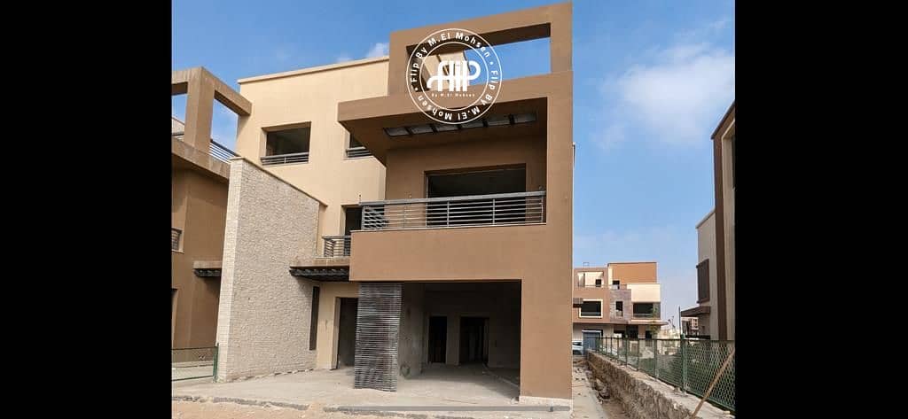 LAKE VIEW Very Prime Location Townhouse Corner For Sale In New GizaFull lake view – pohled 6