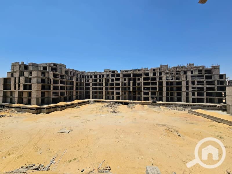 Last fully finished 2-bedroom apartment with garden and air conditioning in Karma Key Compound, Sheikh Zayed, on El Nozha Street. – pohled 3