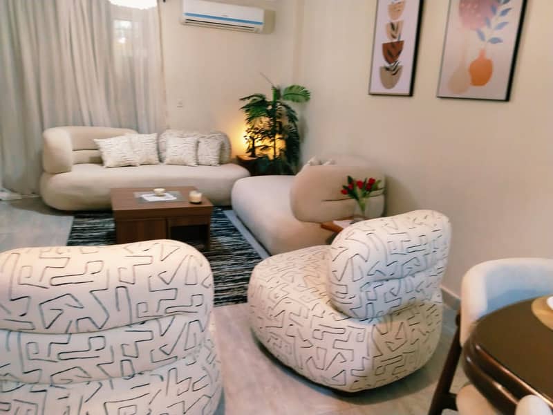 Hotel apartment for rent inside a compound in the heart of Sheikh Zayed, fully furnished with hotel furniture, fully air-conditioned, in the Janna Zayed compound, consisting of 3 rooms and 3 bathrooms, located on an elevated ground floor. - Widok 5