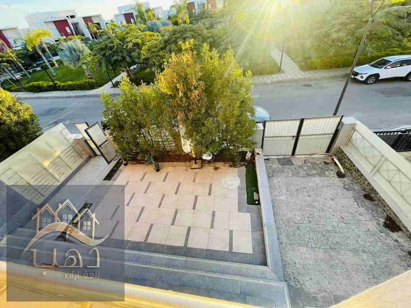 For sale in Madinaty, a Modern Townhouse Villa model i with a wide garden view, ultra-super finishes, with a land area of 320m and a built-up area of 231m in a very special location just steps away from services, the mosque, the market, and South Park, in Madinaty, New Cairo. - Ansicht 6