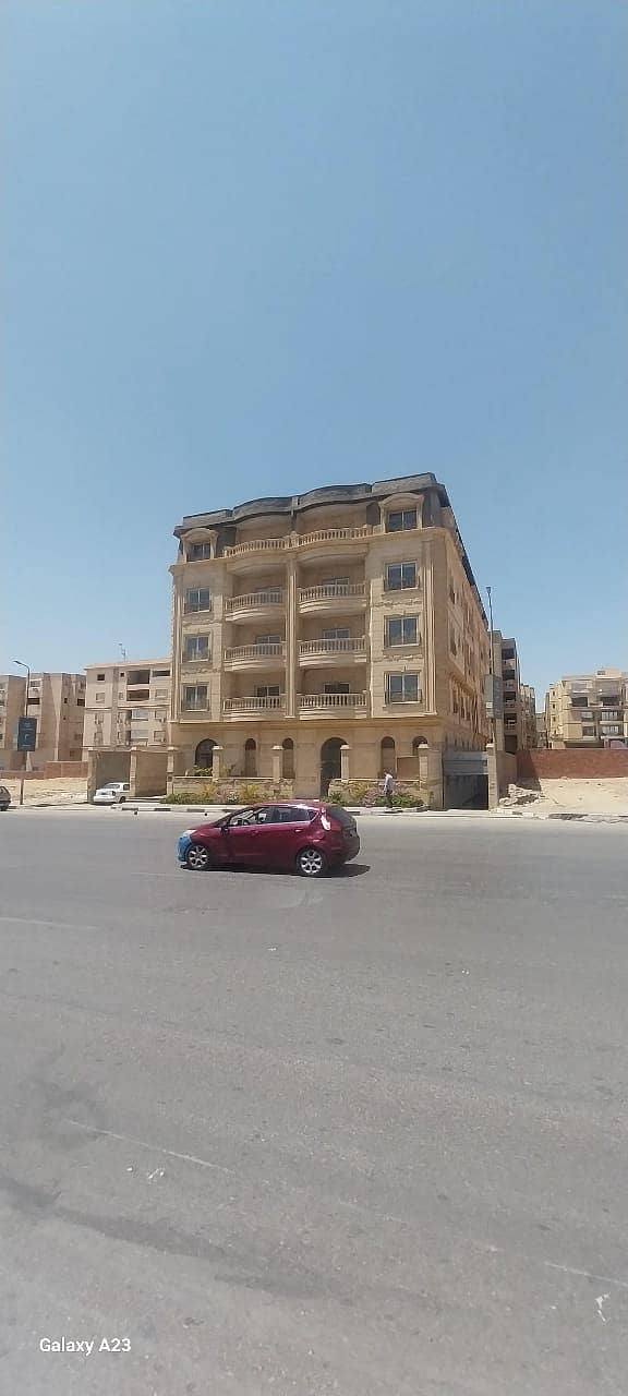 Commercial & Administrative Building for Sale in Sheraton Heliopolis | 3300 sqm | 5 Floors | On Autostrad - Vue 3