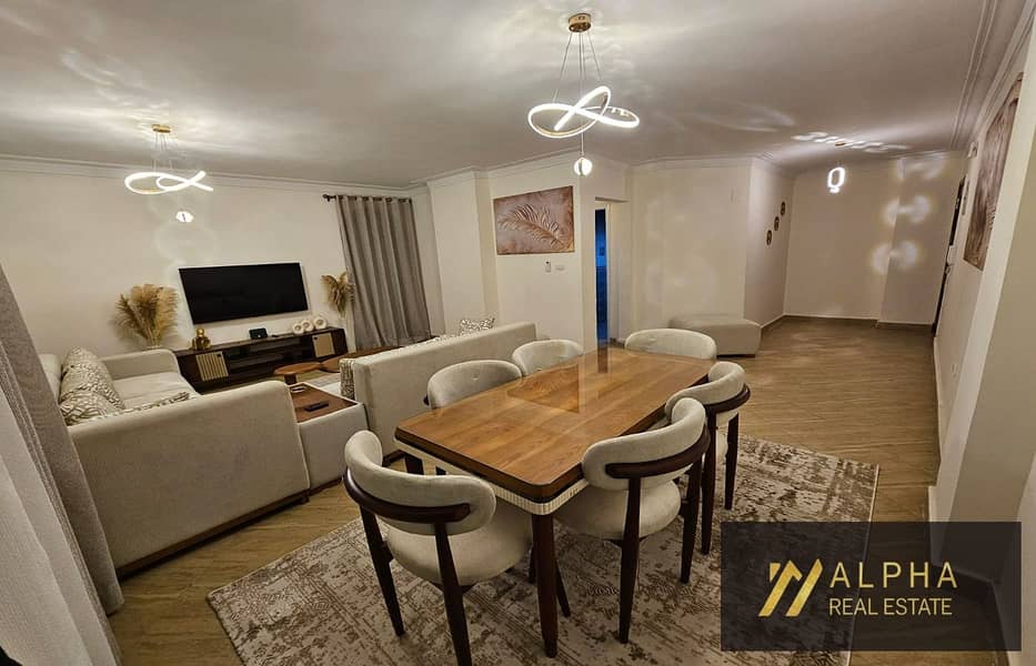 Fully Furnished Apartment for Rent in Retaj Compound New Cairo Featuring 2 Bedrooms and 2 Bathrooms with Modern Furniture and First Use in a Prime Loc – pohled 4