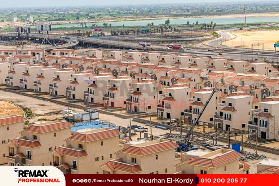 Immediate delivery prime location open view overlooking lake and plaza townhouse for sale in Sawary - Widok 3