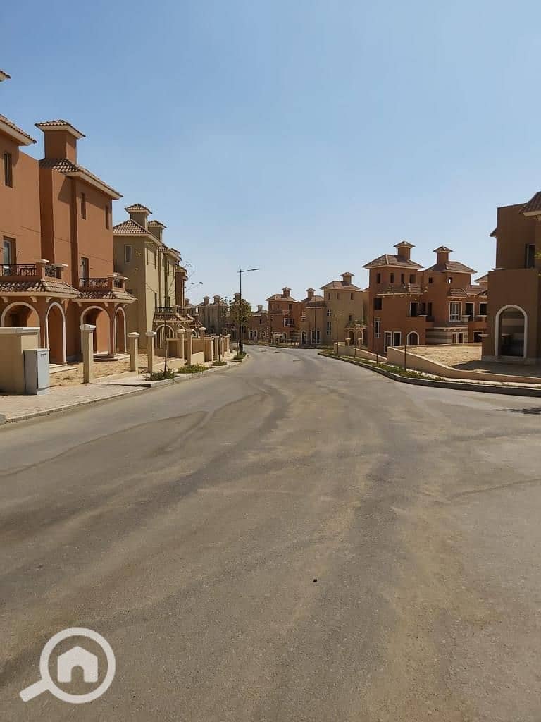 Twin House 185 Sqm Corner Nyoum October Fully Finished 6 October Prime Price - Mehr