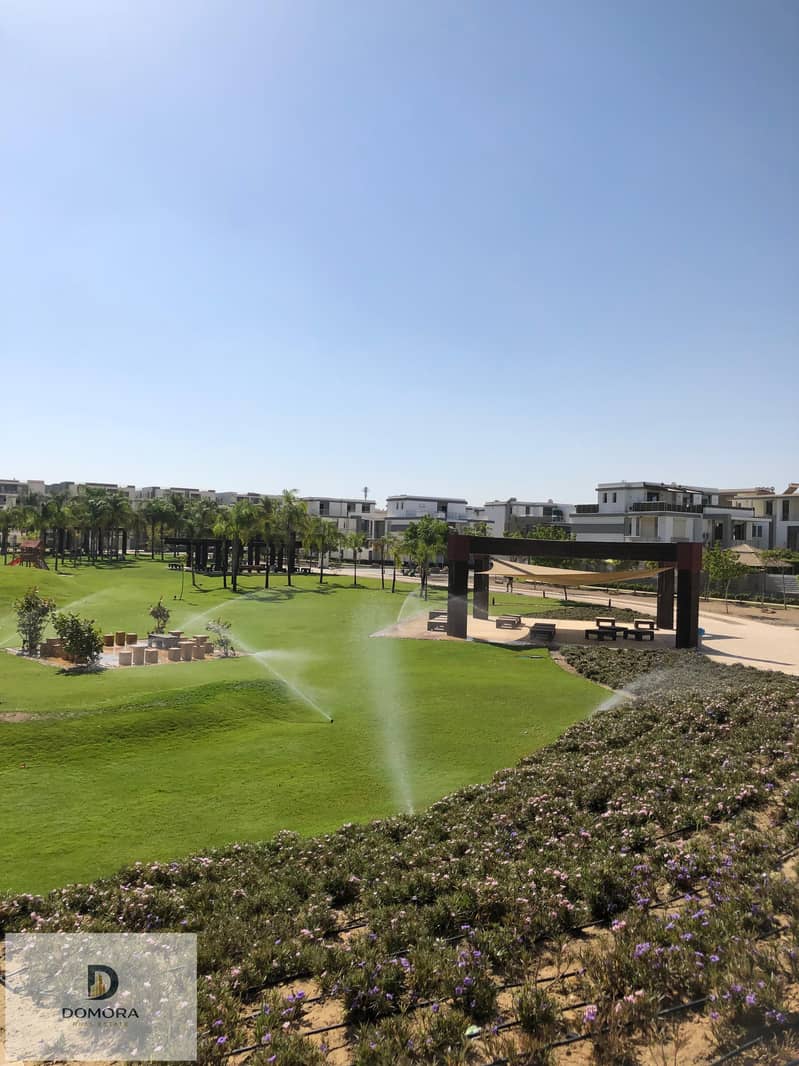 Villa for sale, ready for immediate delivery in a prime location in front of Cairo International Airport. - Widok 2