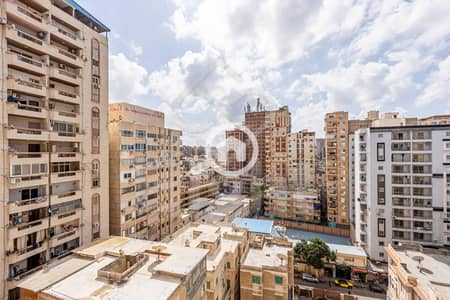 فلیٹ 3 غرف نوم للبيع في سابا باشا، الإسكندرية - IMG_3549. JPG