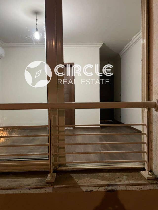 10 Image02. jpg