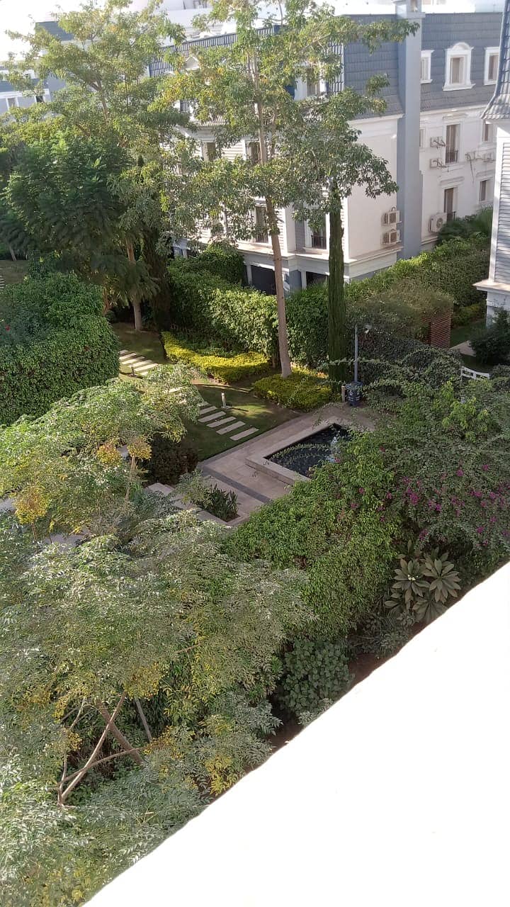 Apartment ultra modern finishing fully furnished, fully furnished for rent in Mountain View Executive New Cairo near to pool & Garden nearest Mivida . - Vista 2