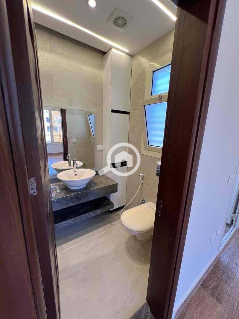 Townhouse Villa for Rent in The Crown Palm Hills - Więcej