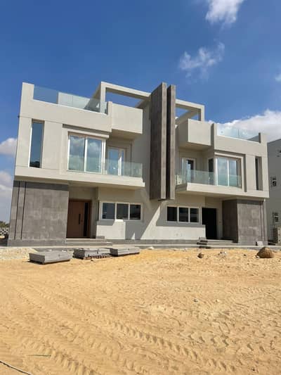 4 Bedroom Townhouse for Sale in Sheikh Zayed, Giza - WhatsApp Image 2026-02-26 at 12.31. 34 AM (1). jpeg 4 Bedroom Townhouse for Sale in Sheikh Zayed, Giza - WhatsApp Image 2026-02-26 at 12.31. 34 AM (1). jpeg
