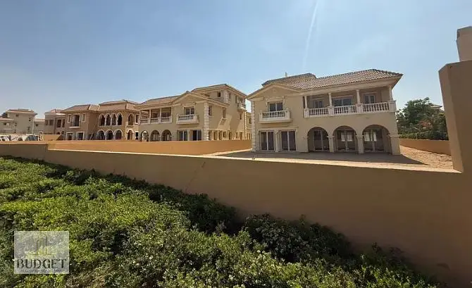Standalone villa, immediate occupancy – 5% down payment or 23% cash discount | 7 rooms, 374 sq m for sale in Hyde Park, Fifth Settlement, near AUC and - Όψη 2