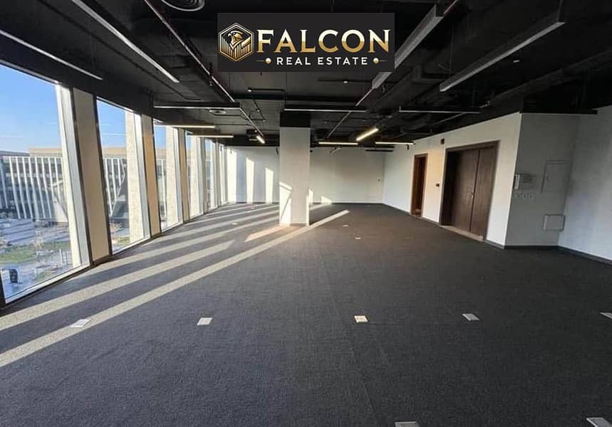 office glass façade amazing location-view lowest price + payment plan for limited time in front of Cairo Festival next to Mivida-Monorail station 90th - Ansicht 2