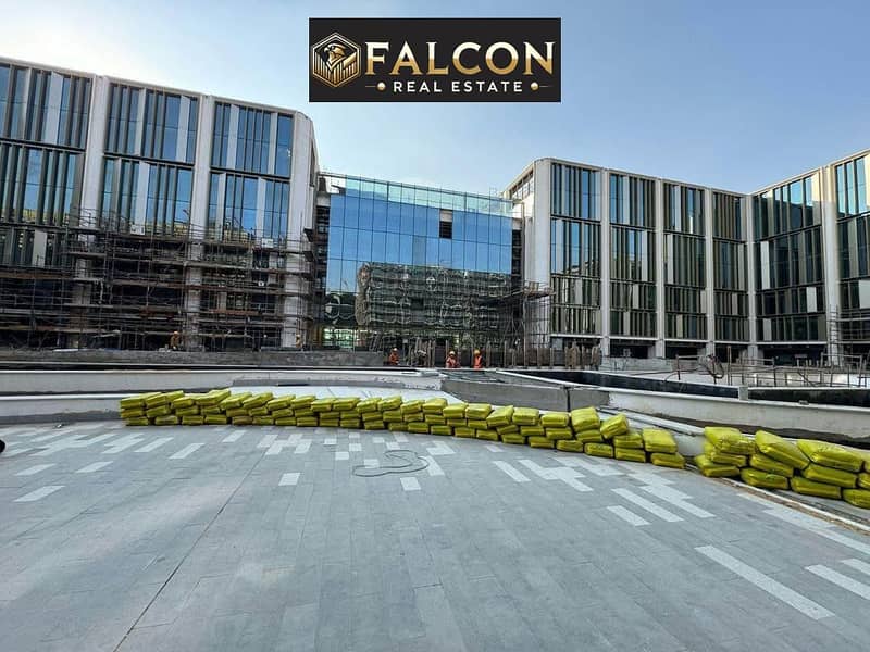 office glass façade amazing location-view lowest price + payment plan for limited time in front of Cairo Festival next to Mivida-Monorail station 90th - Ansicht 5
