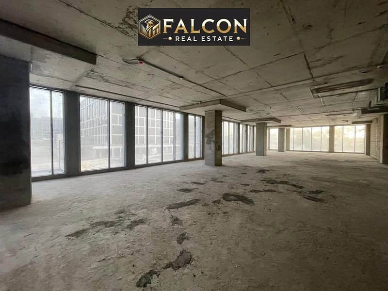 office glass façade amazing location-view lowest price + payment plan for limited time in front of Cairo Festival next to Mivida-Monorail station 90th - Ansicht 6