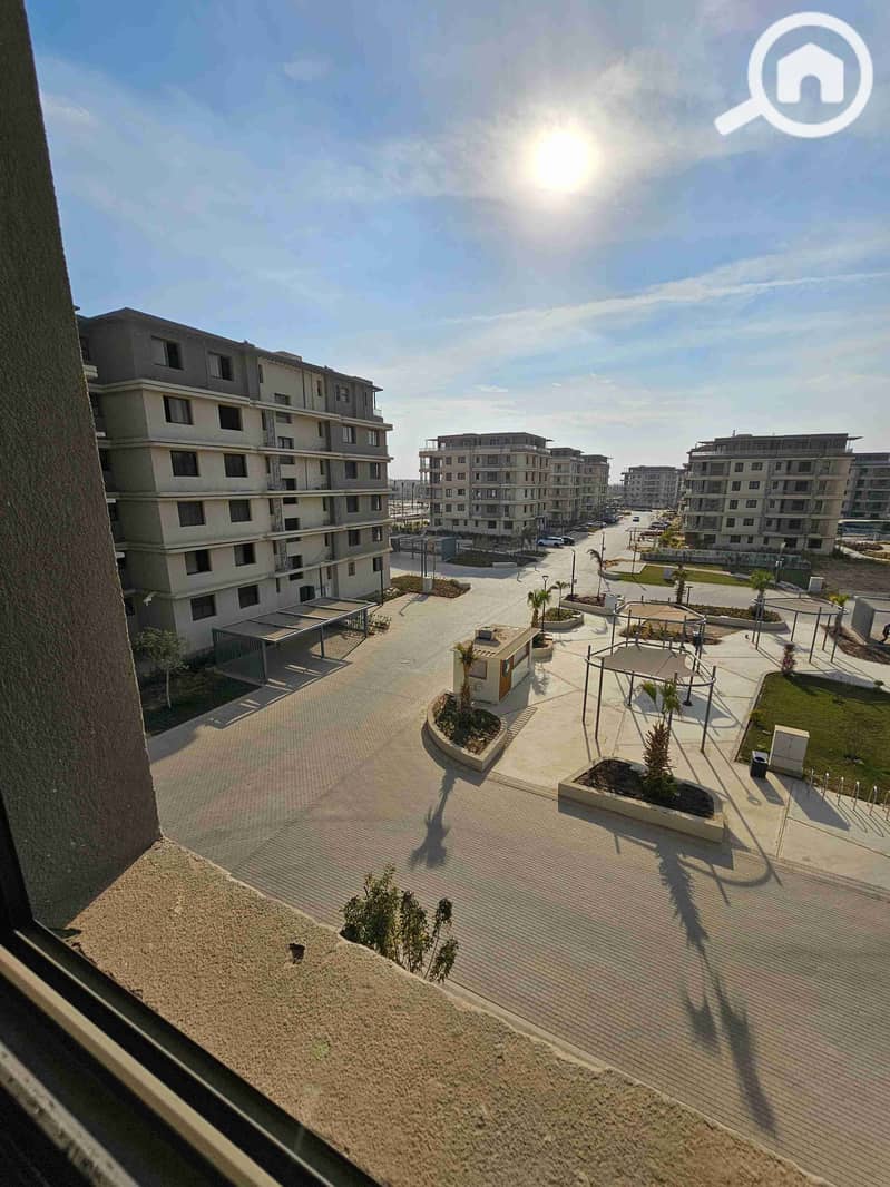 Apartment for rent in Badiya Palm Hills October, Villa view, first occupancy with kitchen - Widok 5