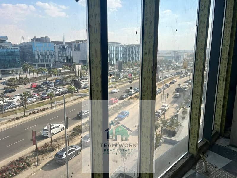 Clinic for sale in front of Capital Business Park and Park Street, Prime Location, inside Central Avenue Mall. Immediate occupancy, fully finished wit - Aanzicht 4